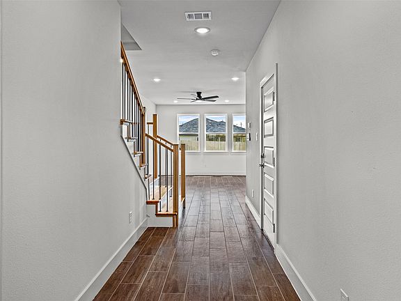 3rd image of 702 Perkins Ct