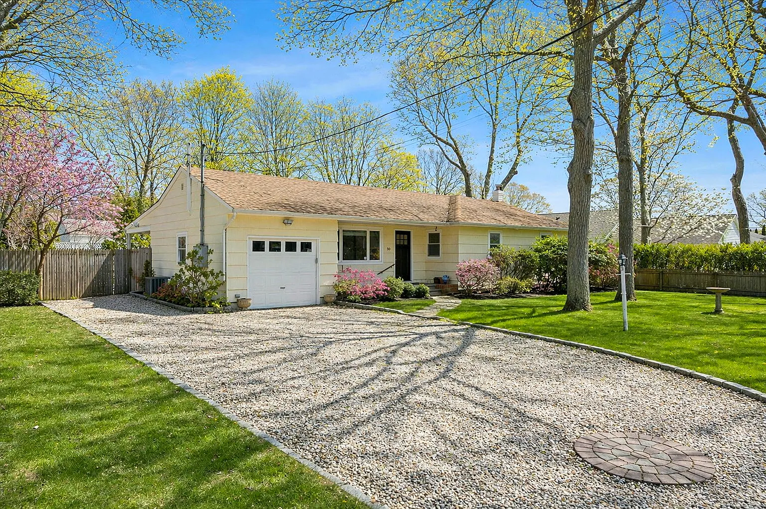Year Round 3BR with Pool, Minutes to Village, No Broker Fee — Photo 1