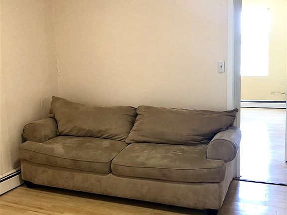 4th image of 114 Monitor St #2