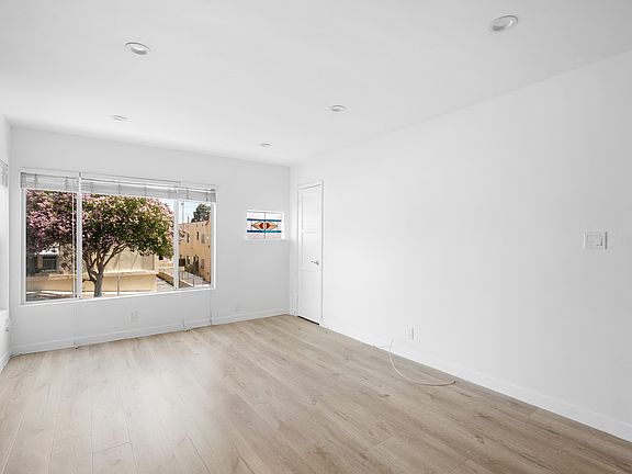5th image of 331 Cornell Dr #337