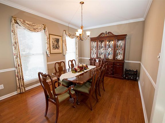 3rd image of 2604 Elderdale Dr SE