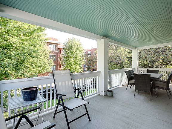 2nd image of 394 Laurel Ave #2