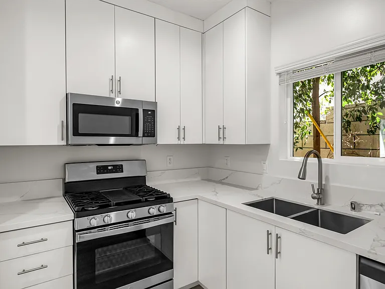 620 E Imperial Ave #A — Photo 10