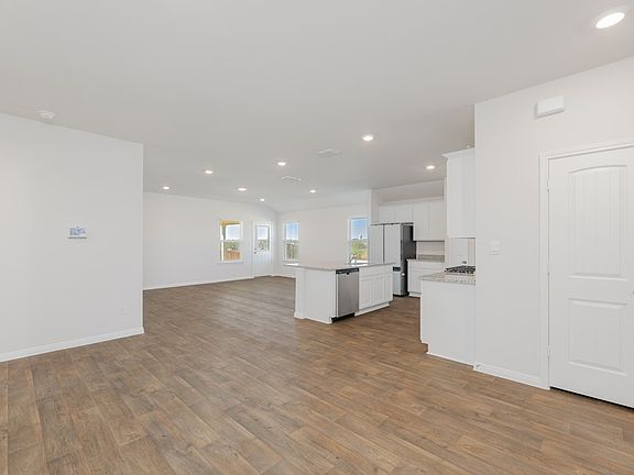 5th image of 20201 Heinrich Ln