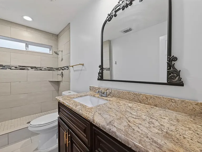 4019 Saint Michaels Ct — Photo 37