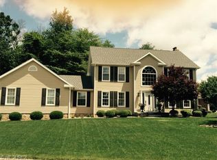 2320 Hunters Rdg, Youngstown, OH 44512