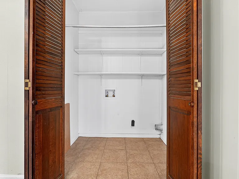 1302 Redondo Dr — Photo 7