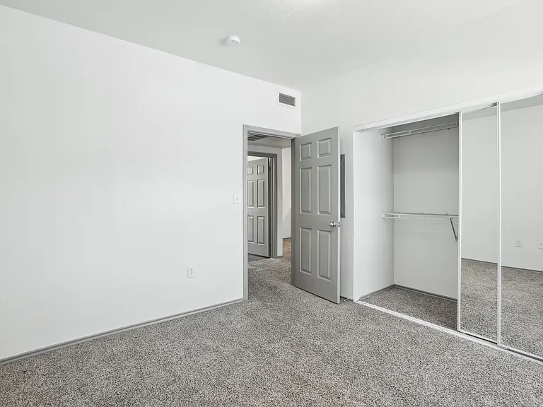 Stone Creek Apartments — Photo 41