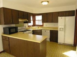 2042 N Jackson St, Waukegan, IL 60087