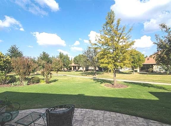 2nd image of 9401 Trailwood Dr