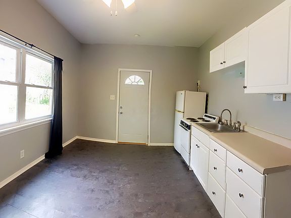 4th image of 628 Oak St APT C