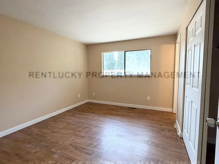 2516 S 284th St — Photo 14