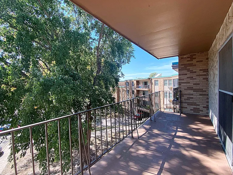 Southgate Apartments — Photo 109