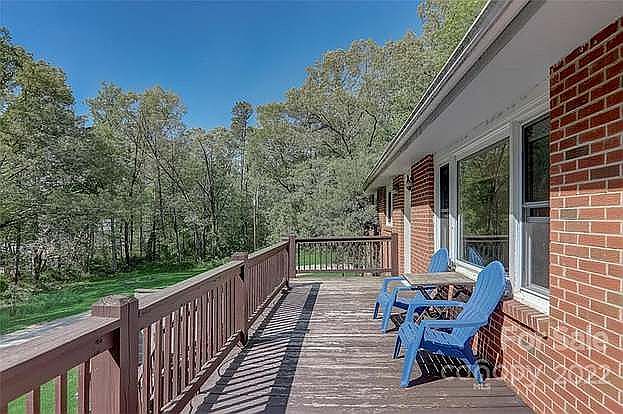 1st image of 215 Glenwood Rd