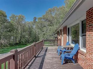 215 Glenwood Rd, Hendersonville, NC 28791