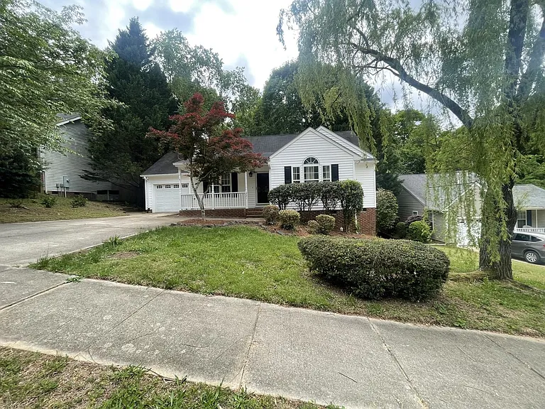 221 Alberbury Commons Ct — Photo 3