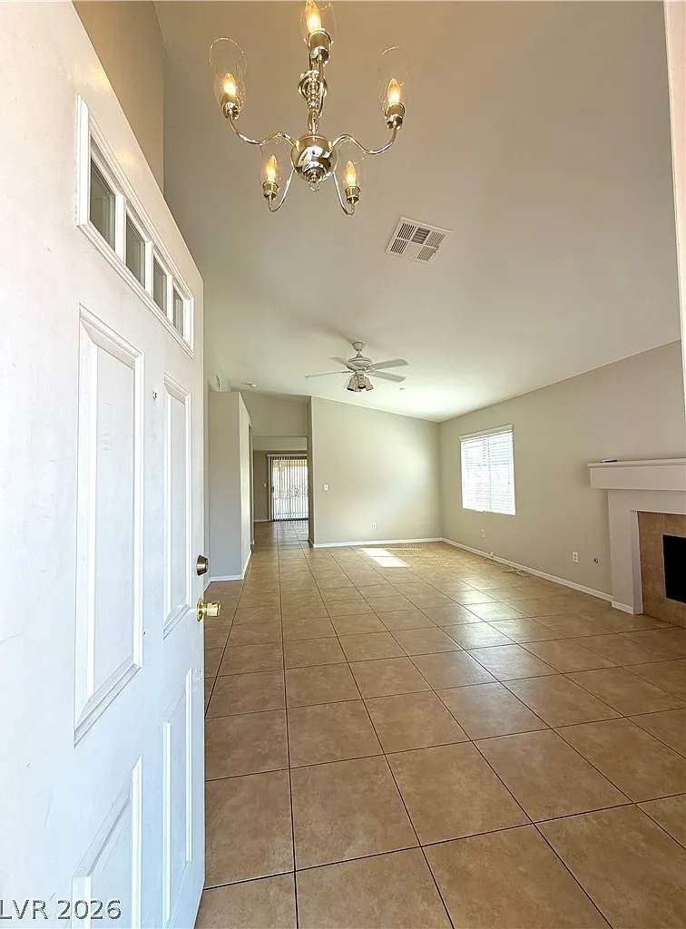 3 bed, 2.0 bath, 1248 sqft, $1,850 — Photo 3
