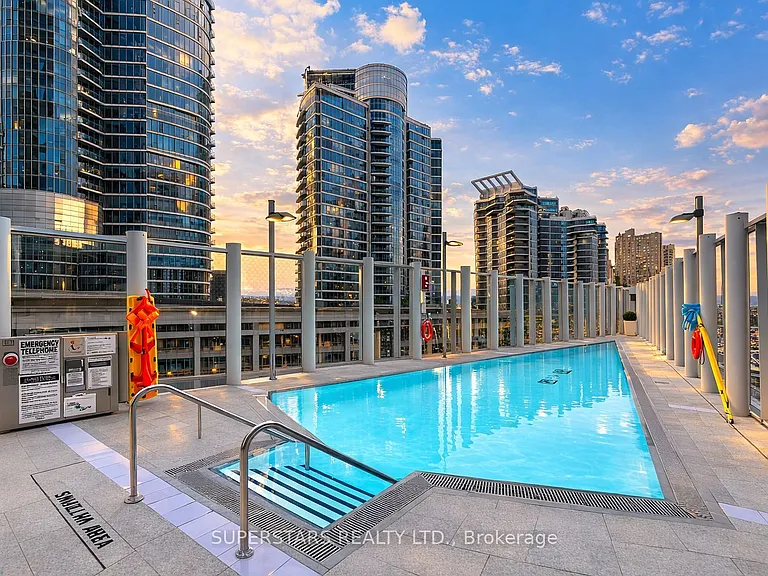 10 York St #4208 — Photo 30