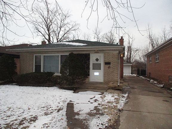 2nd image of 14423 Blackstone Ave
