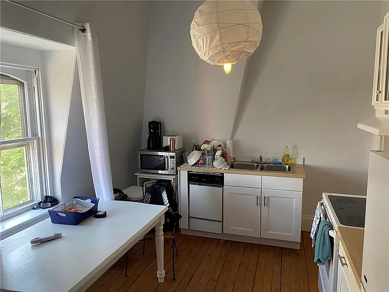 10 Clarke St — Photo 3