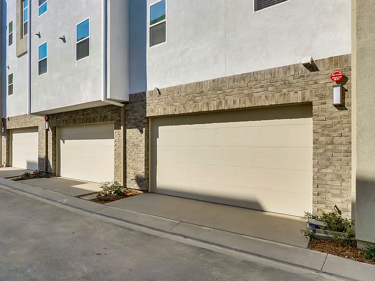2316 Synergy Dr — Photo 28
