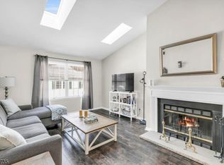 30 Smithfield Ct, Basking Ridge, NJ 07920