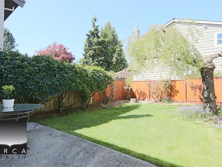 6400 Dakota Dr — Photo 34