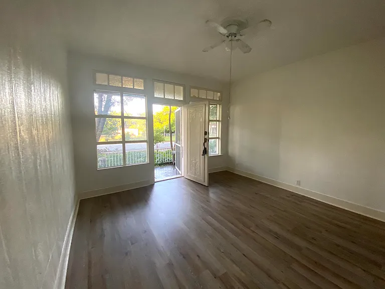 410 SW 4th Ave #B — Photo 9