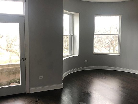 3rd image of 4516 S King Dr APT 3