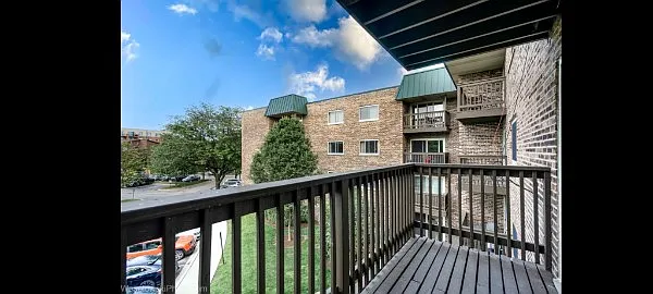 2 bed, 1100 sqft, $1,850 — Photo 2