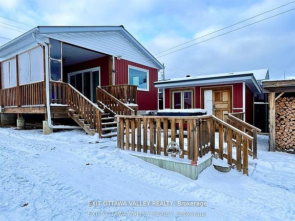 2nd image of 44 Lacroix Bay Rd