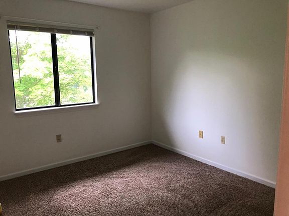5th image of 980 Life Dr APT 36