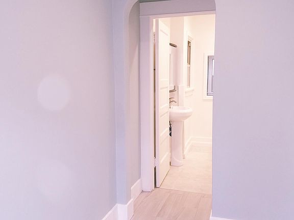 3rd image of 829 E Ocean Blvd #829