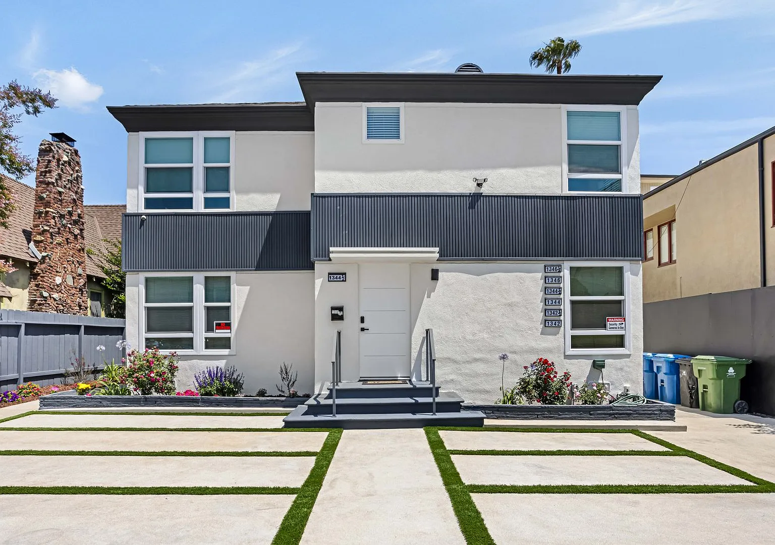 Beautifully Renovated Boutique Property in Prime Mid-City Los Angeles — Photo 1