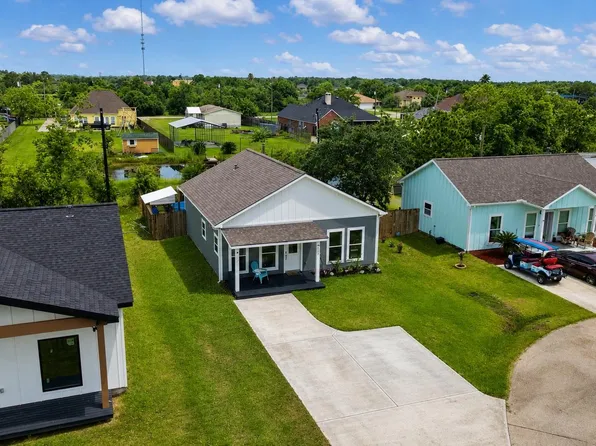 506 Jenni Ln, San Leon, TX 77539