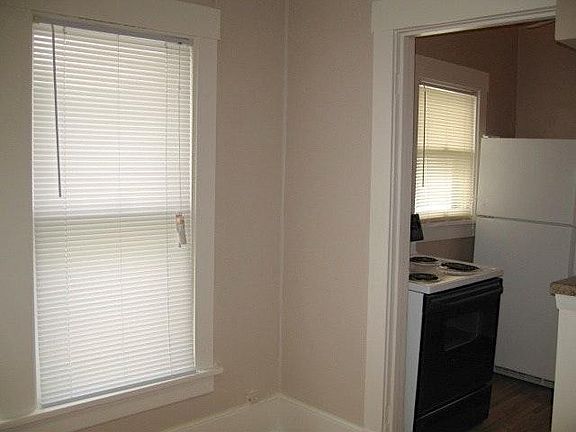4th image of 706 E Illinois Ave APT 2