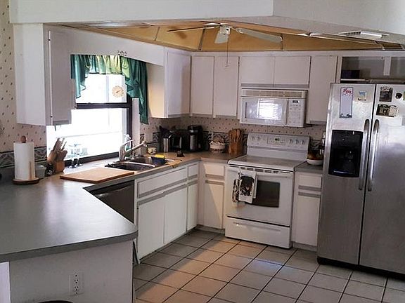 5th image of 17231 Arthur Ave