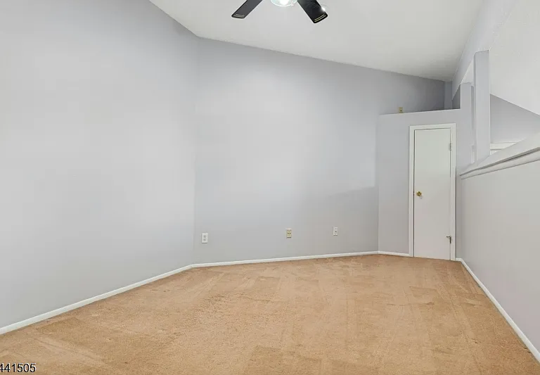 19 Linda Ln — Photo 17