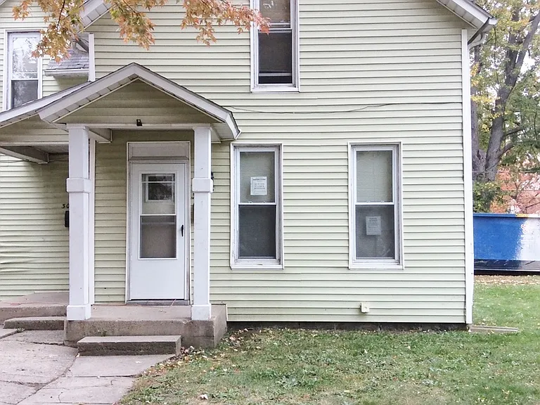 301 S 10th St — Photo 1