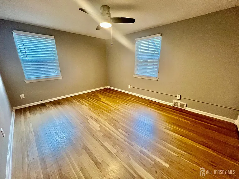 34 Kate Ln — Photo 12