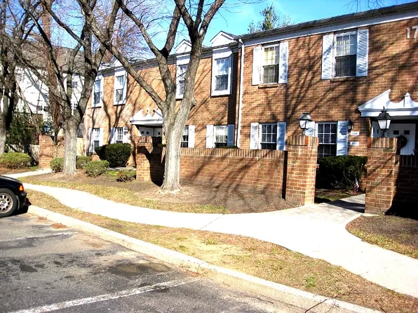 River Villas, 5019 Harbour Dr #5013, Palmyra, NJ 08065