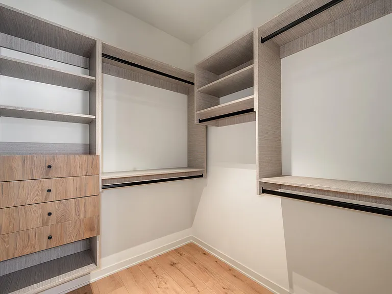 The Ash Walk-in Closets