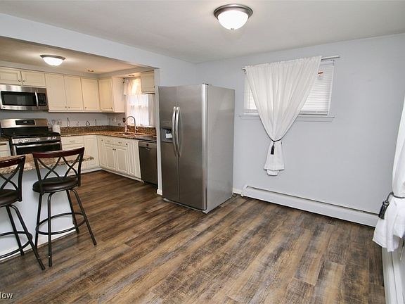 4th image of 1604 Luanna Dr