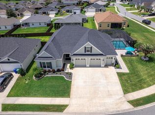 3245 Sennett Cir, Oxford, FL 34484