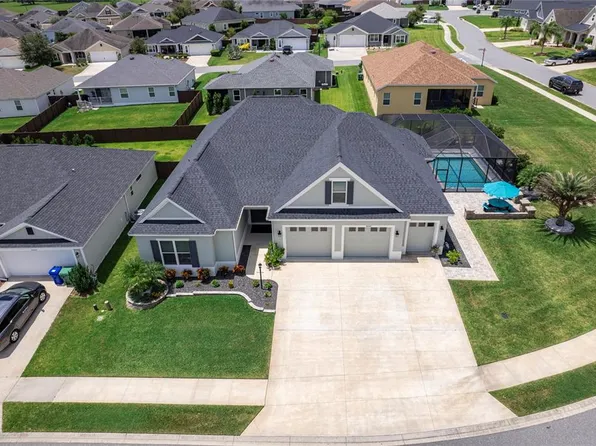 3245 Sennett Cir, Oxford, FL 34484