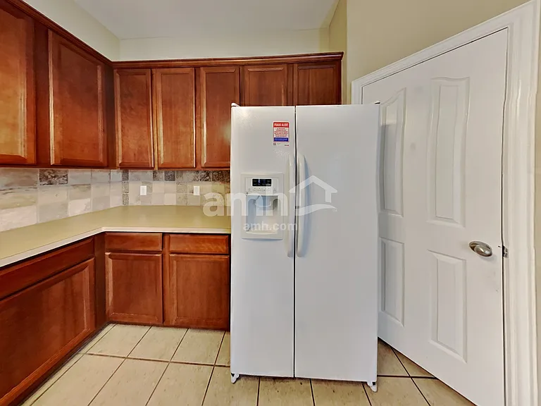 2918 Meridian Bay Ln — Photo 4