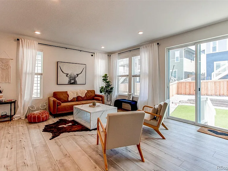 564 Felicity Loop — Photo 7