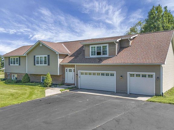 3rd image of 15452 Hagenderfer Rd