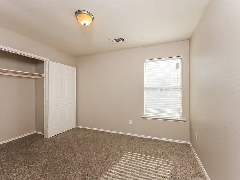 1630 Redwood Dr — Photo 12