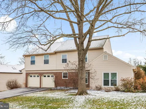 686 Cortland Dr, York, PA 17403